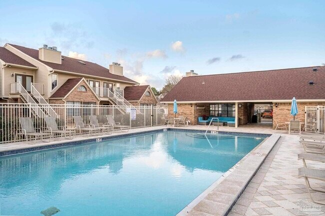 Building Photo - 5001 Grande Dr