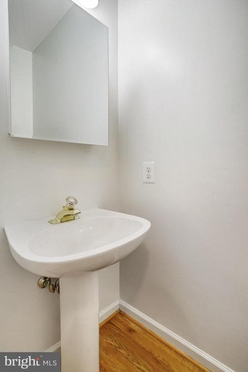 Building Photo - 1505 N Colonial Terrace