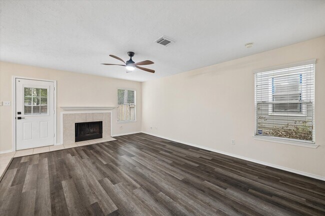 Building Photo - 7 Wineberry Pl