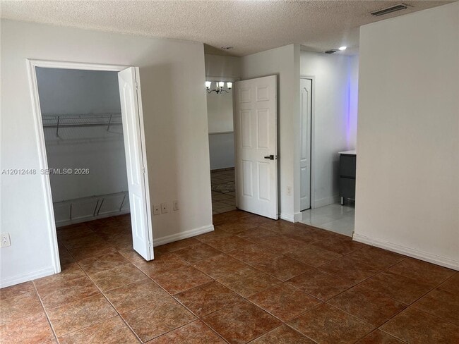 Building Photo - 2425 W 76th St