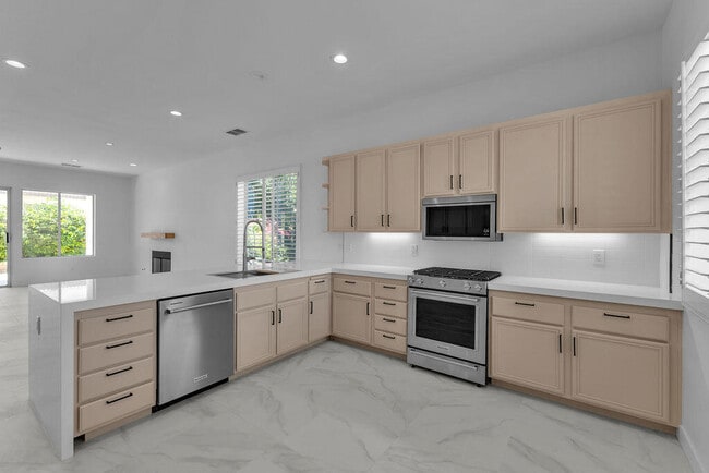 Building Photo - 74613 Waterlily Cir