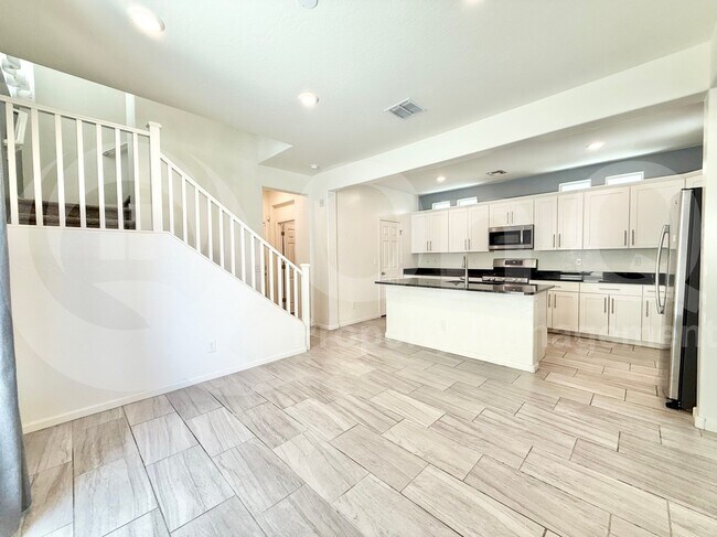 Building Photo - 3726 E Dogwood Dr