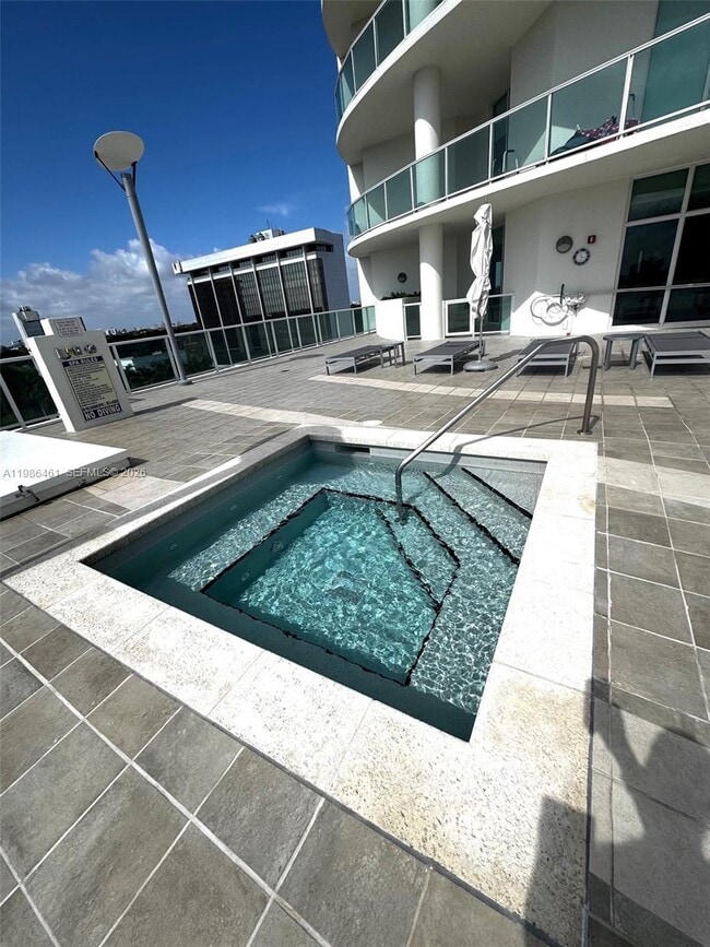 Building Photo - 2525 SW 3rd Ave