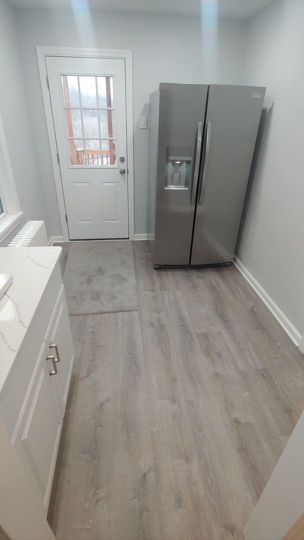 Building Photo - *Updated & Spacious 2BD/1BA First Floor apartment for rent in Mt. Washington*