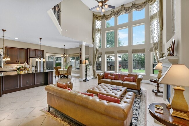 Building Photo - 28606 Rolling Ridge Dr