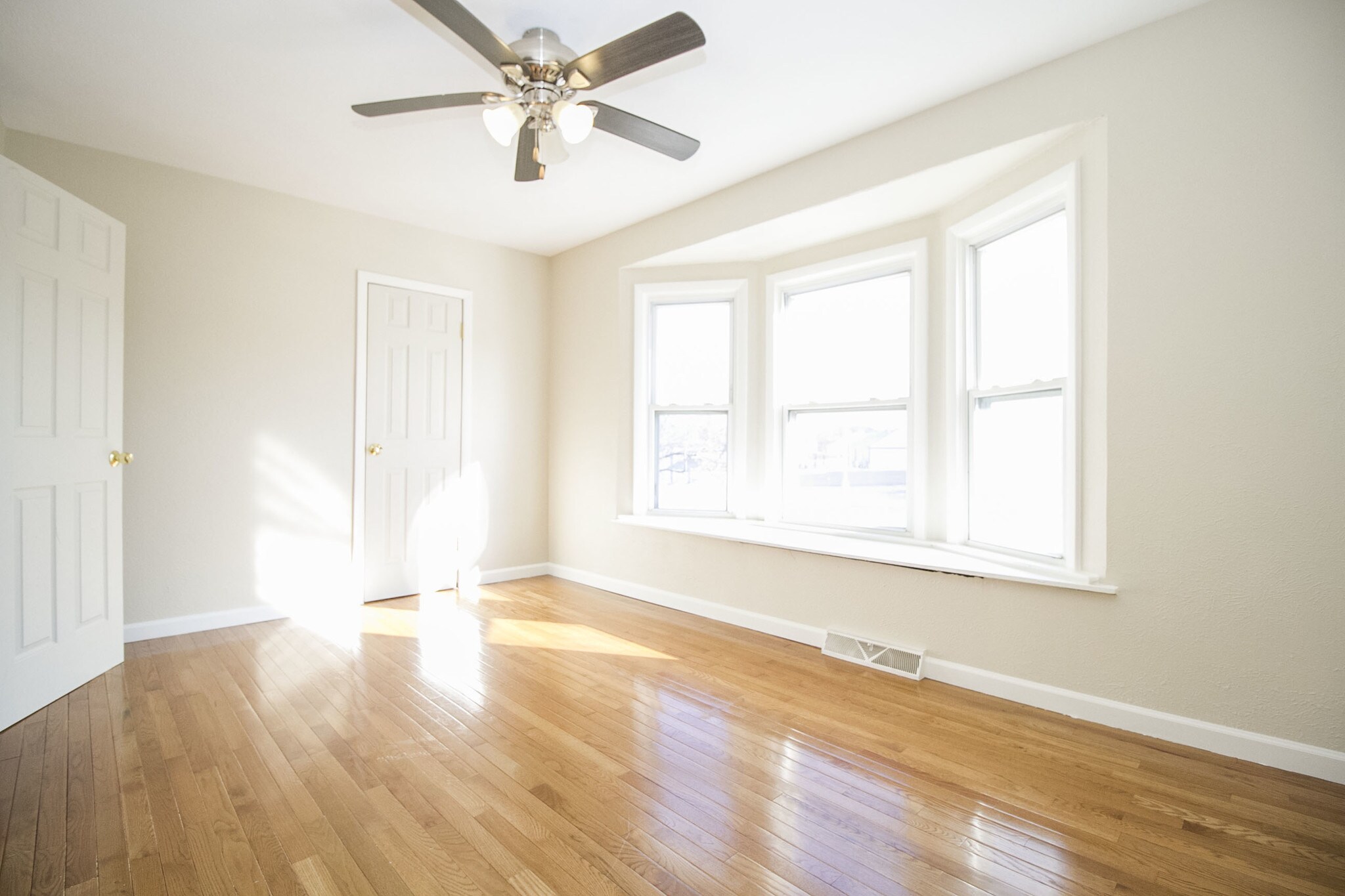 Building Photo - 4015 Eastway St