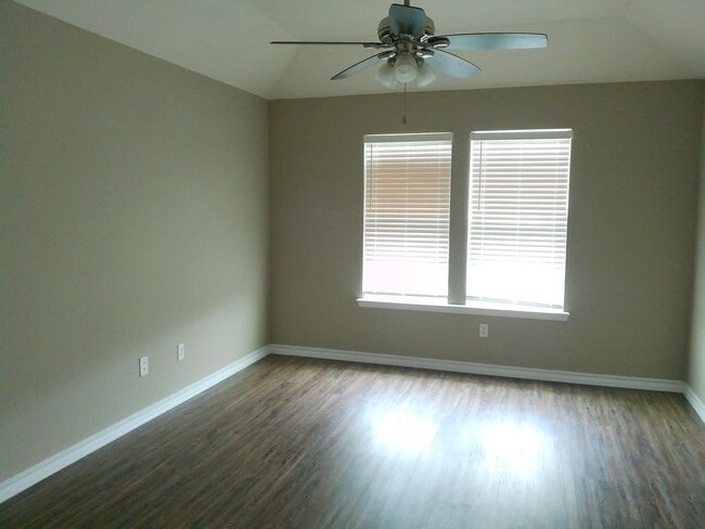 Building Photo - 1106 Cupertino St