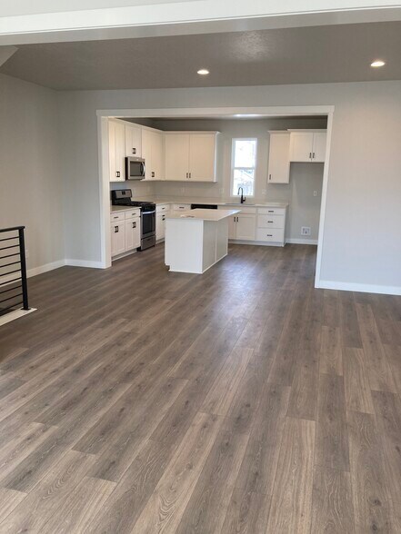 Kitchen/Dining Area - 11321 S Prosperity Rd