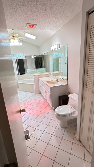 Building Photo - 2518 Savannah Rd