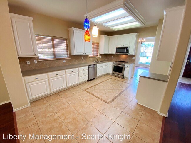 Building Photo - 4 br, 2.5 bath House - 5818 Bellaire Point