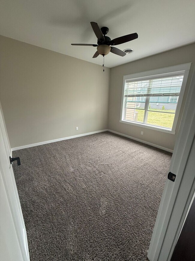 Building Photo - 3 Bedroom, 3 Bathroom - Shippensburg, PA!