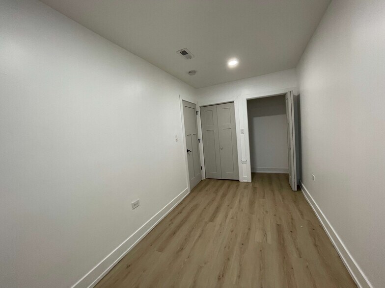 Building Photo - 1829 S Kedzie Ave