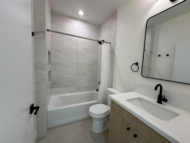 Building Photo - Brand New Construction Unit for Rent - 3 Bed | 2 Bath