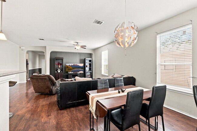 Building Photo - 4426 Semora Oak