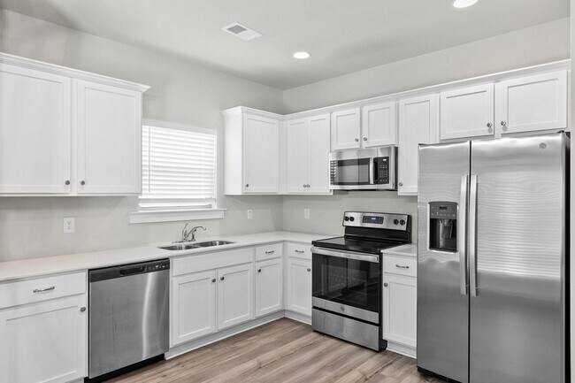 Building Photo - 275 Avalon Wy