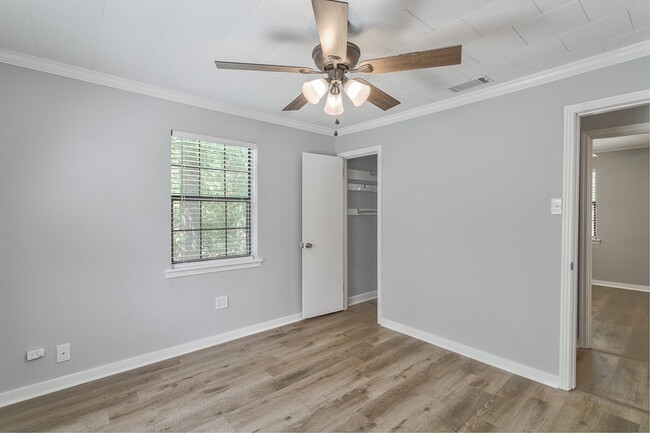 Building Photo - 1804 Larkwood Dr