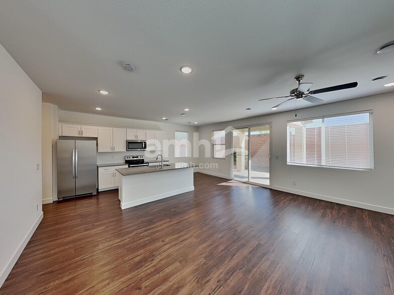 Building Photo - 8969 Tiger Tooth Ave