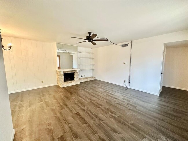 Building Photo - 5808 Nassau Dr