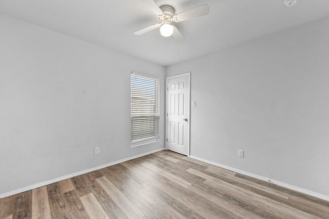 Building Photo - 5605 Jarvis St