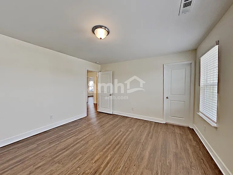 Building Photo - 5208 Lake Maxwell Dr