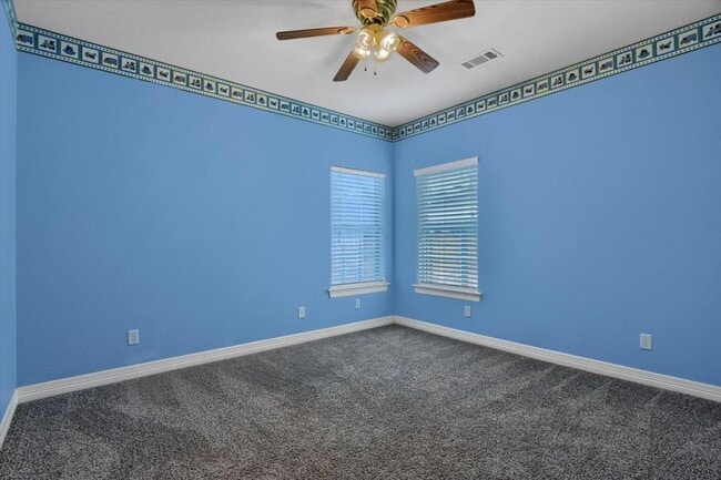 Building Photo - 629 Clay Ln