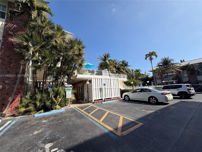 Building Photo - 2426 SE 17th St