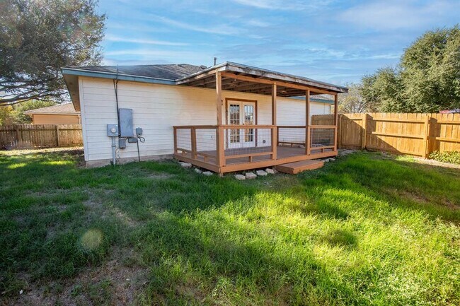 Building Photo - 101 Geronimo Cove