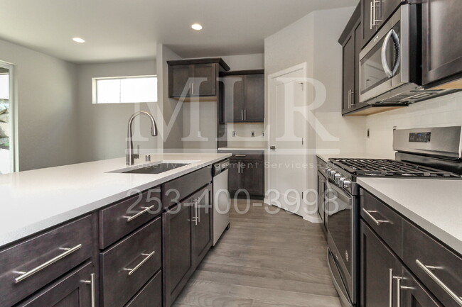 Building Photo - 10325 SE 270th St