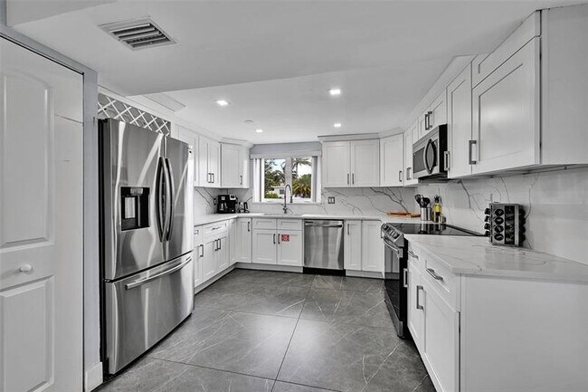 Building Photo - 2549 Marathon Ln