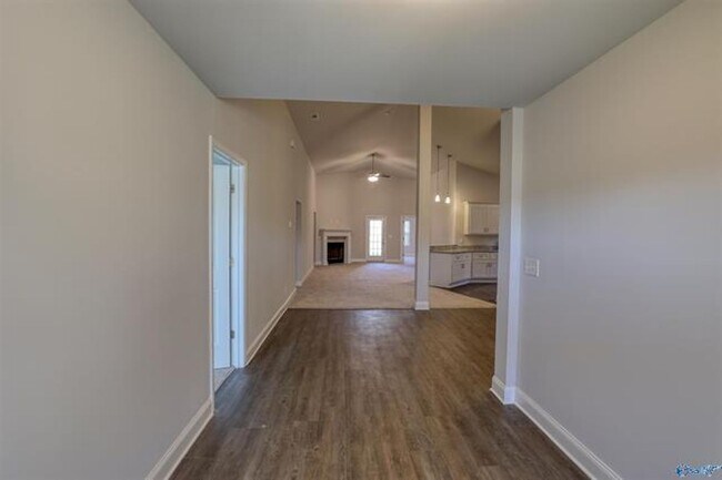 Building Photo - Fall in love with this stunning 4-bedroom, 3-bathroom full-brick ranch home