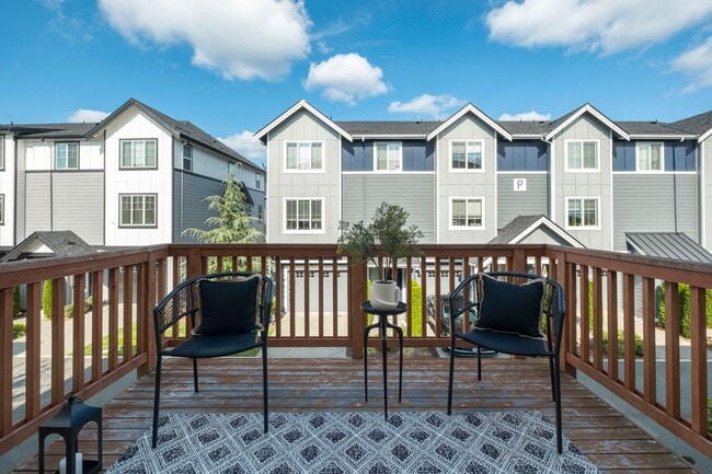 Building Photo - Spacious 3-Bed Townhome in Desirable Pond Community | Bothell - $3,200!!!