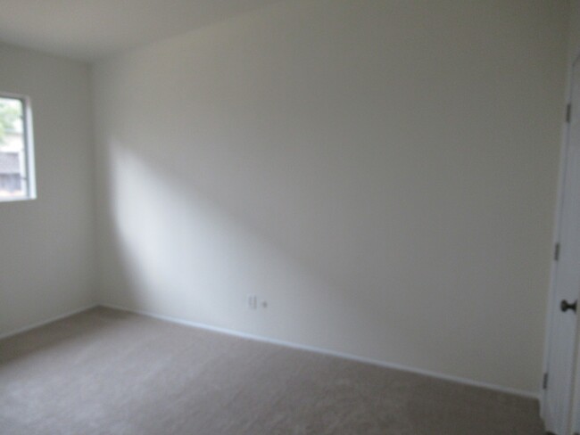 Building Photo - 358 Boeker Ave