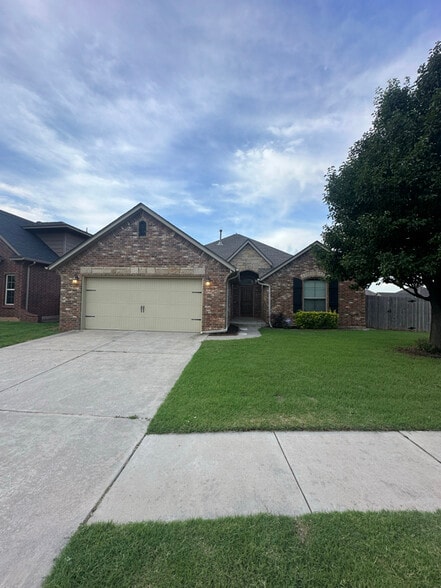 Primary Photo - 3028 NW 191st St