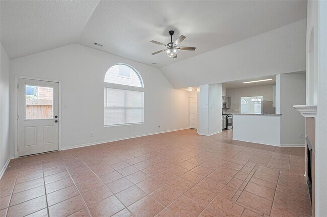 Building Photo - 12230 Hawthorne Hill Cir