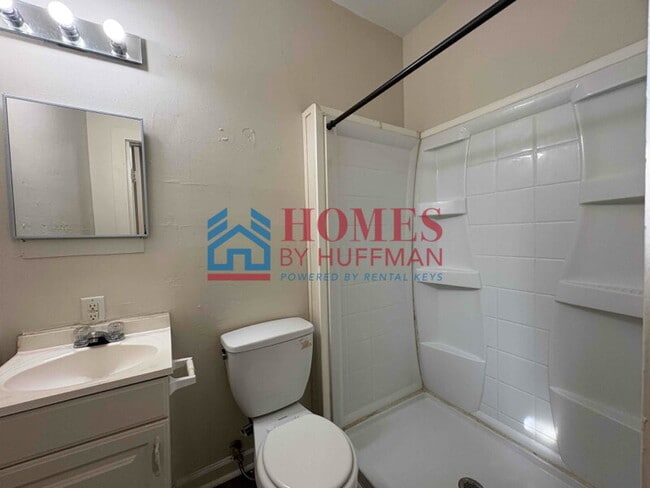 Building Photo - Nice Size Studio Apartment for Rent | All ...