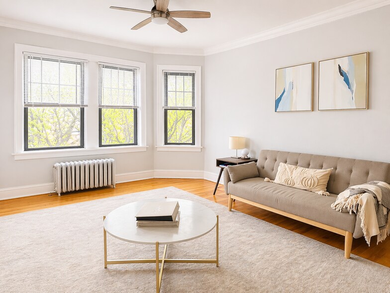 Building Photo - 3600 N Claremont Ave