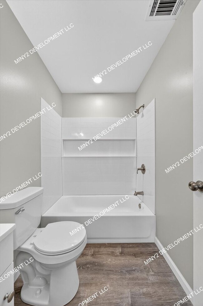 Building Photo - 12862 Georgiana Ave
