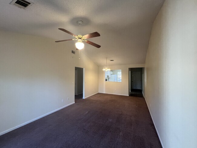 Building Photo - Apartment for Rent