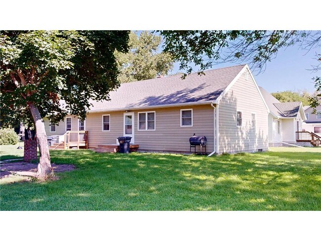 Building Photo - 208 Oregon Ave.