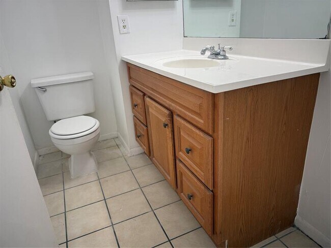 Building Photo - 10007 Winding Lake Rd