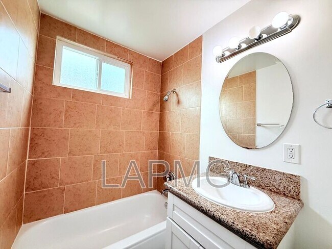 Building Photo - 169 W 42nd St