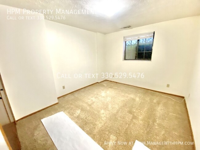 Building Photo - Free First Month Rent Special!