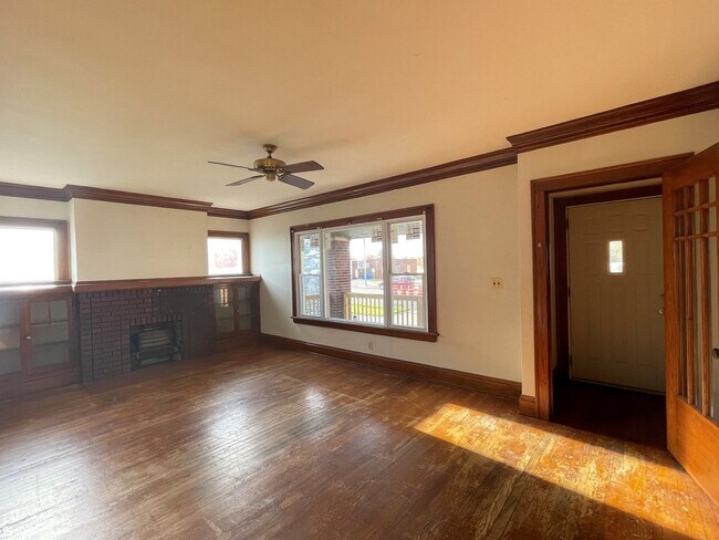 Building Photo - 5273 Pearl Rd