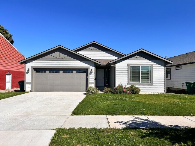 Building Photo - Stunning 3 Bed 2 Bath Rancher in Spokane V...