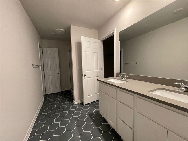 Building Photo - 5404 Cobalt Canopy Bend