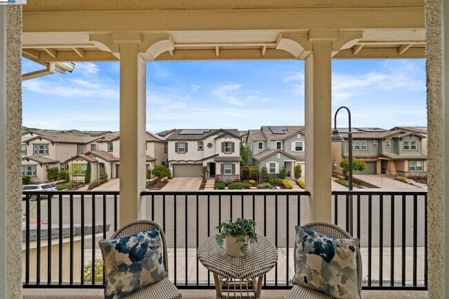 Building Photo - 318 Paradiso Ct