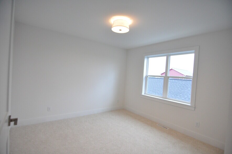 Building Photo - 2714 Bomani Dr