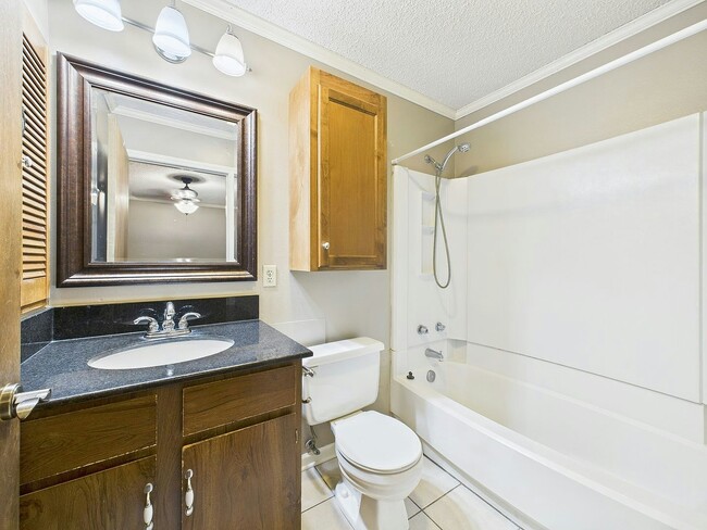 Building Photo - 102 Thompson Loop