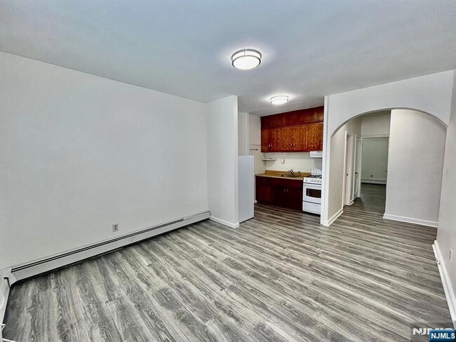 Primary Photo - 382-386-386 Highland Ave