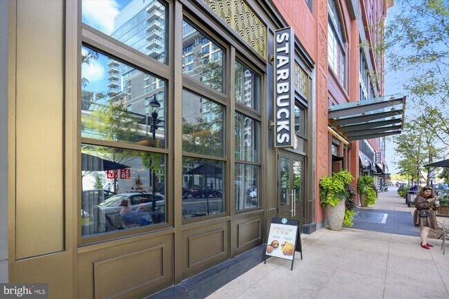 Building Photo - 930 Rose Ave